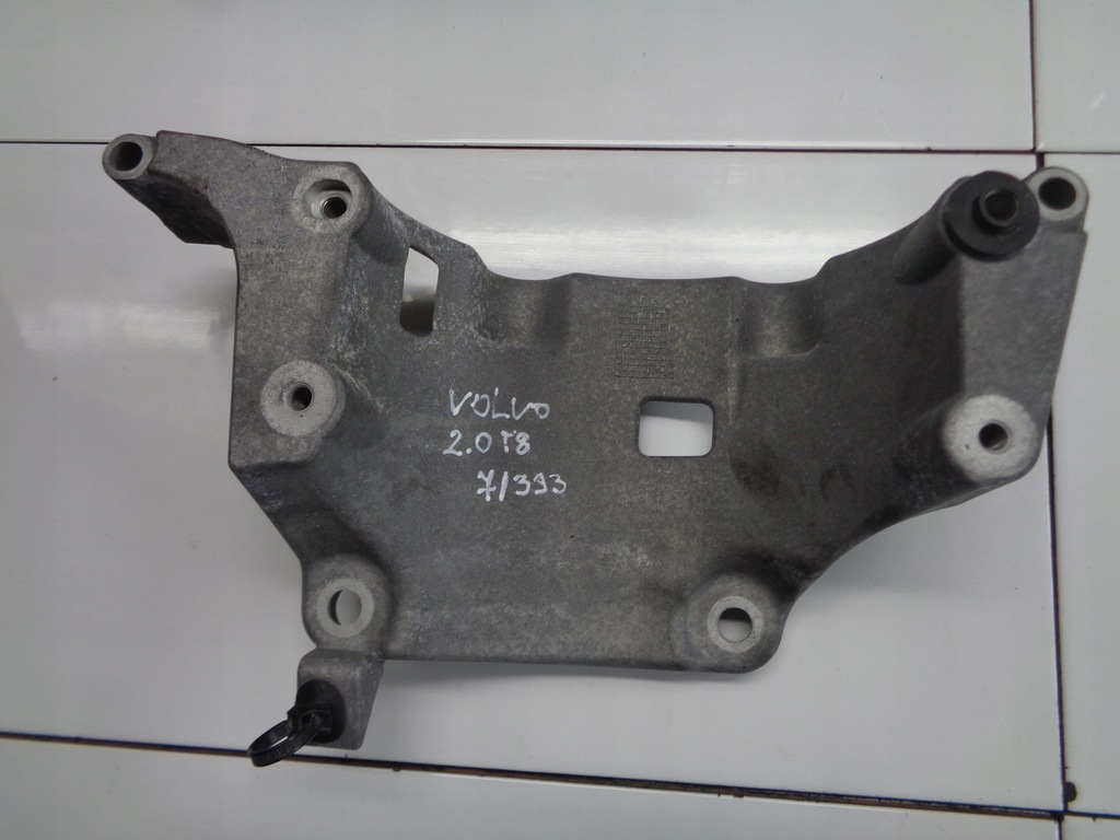 фото №1, Volvo xc60 2.0 t8 кронштейн генератора 31480101