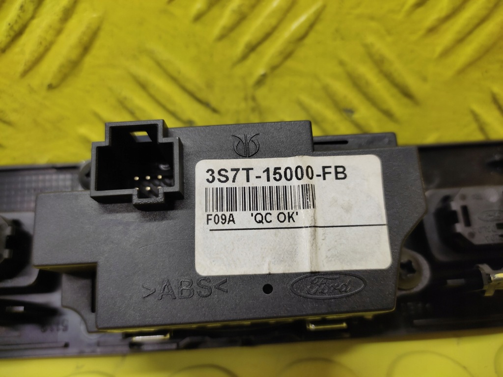 фото №10, Ford mondeo mk3 приборная панель 3s7t15000fb