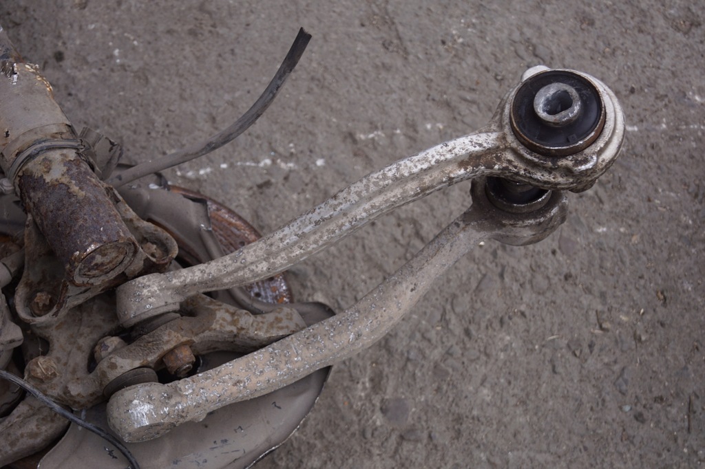 фото №10, Поворотный кулак левый перед mercedes w204