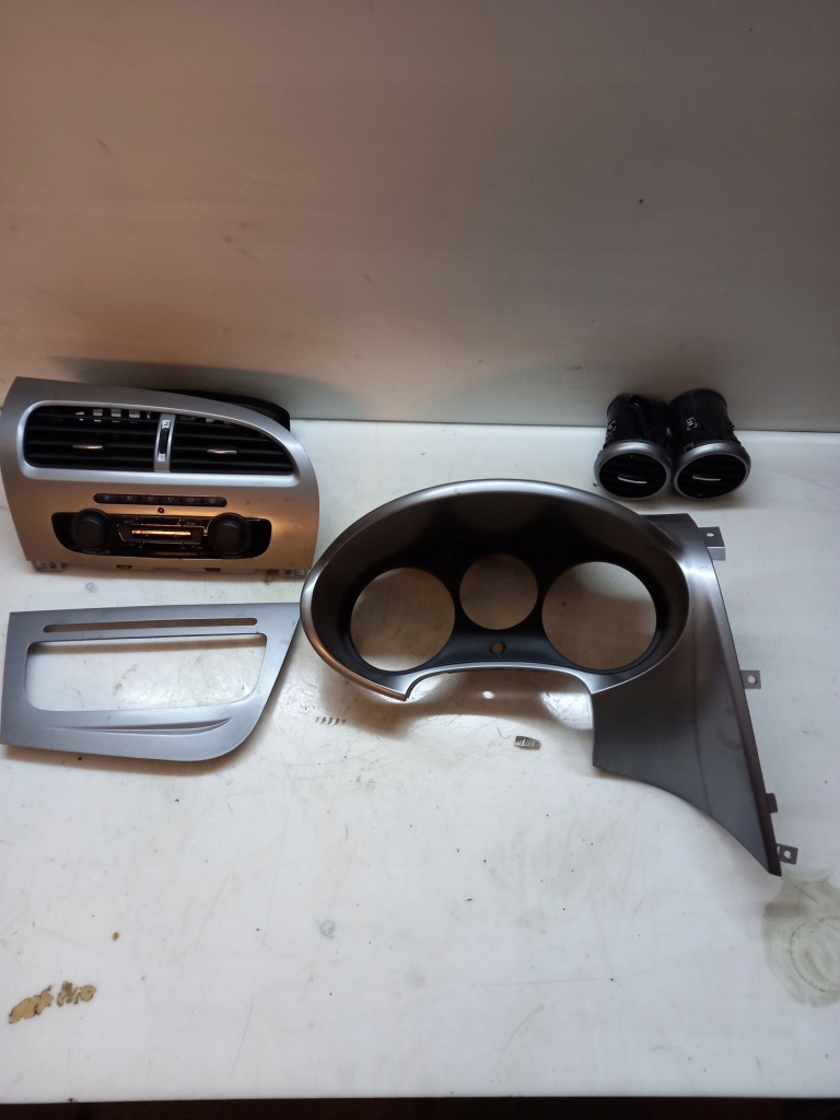 фото №1, Решётки обдув seat leon ii 1p1819110a комплект