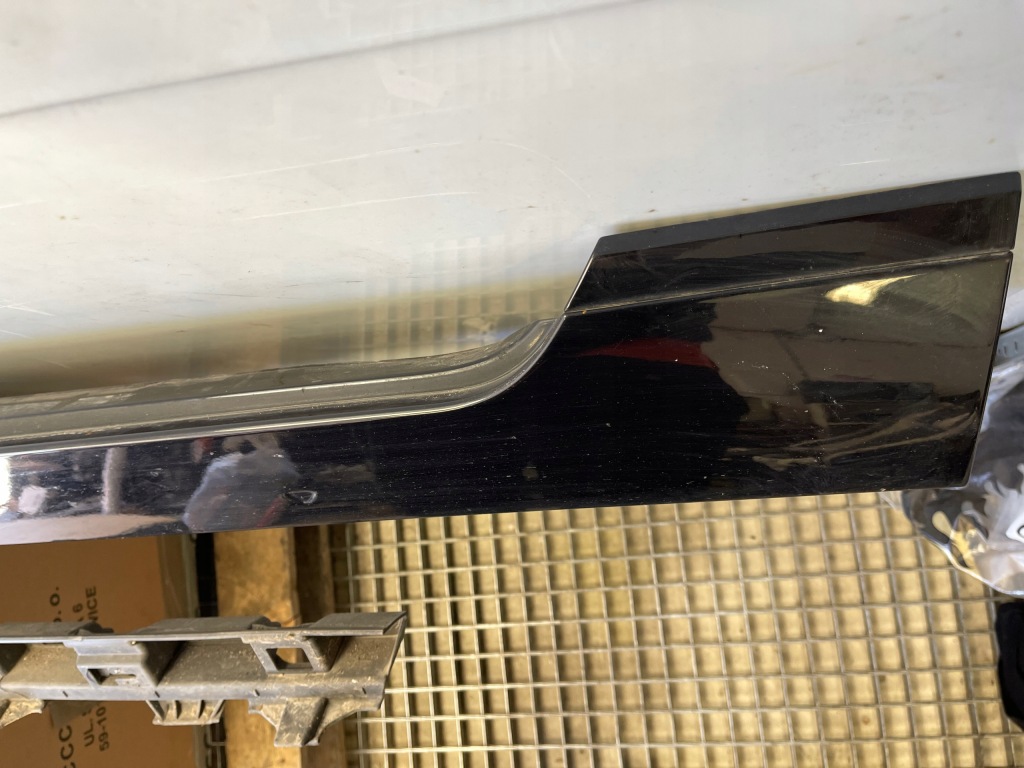 Vw passat b8 14-19r порог левый + направляющая lc9x kompletny Доставка