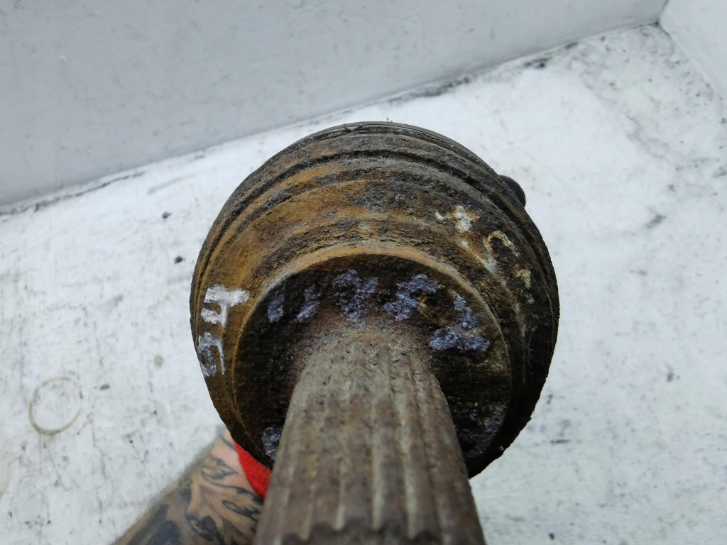 Приводной вал длинная правый  перед renault clio 3 1.5 dci Киев