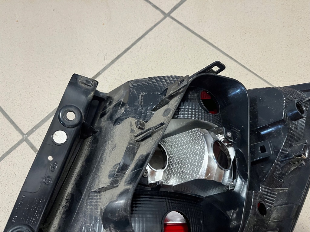 фото №12, Skoda fabia iii 3 kombi 6v9 лампа задняя задняя левая