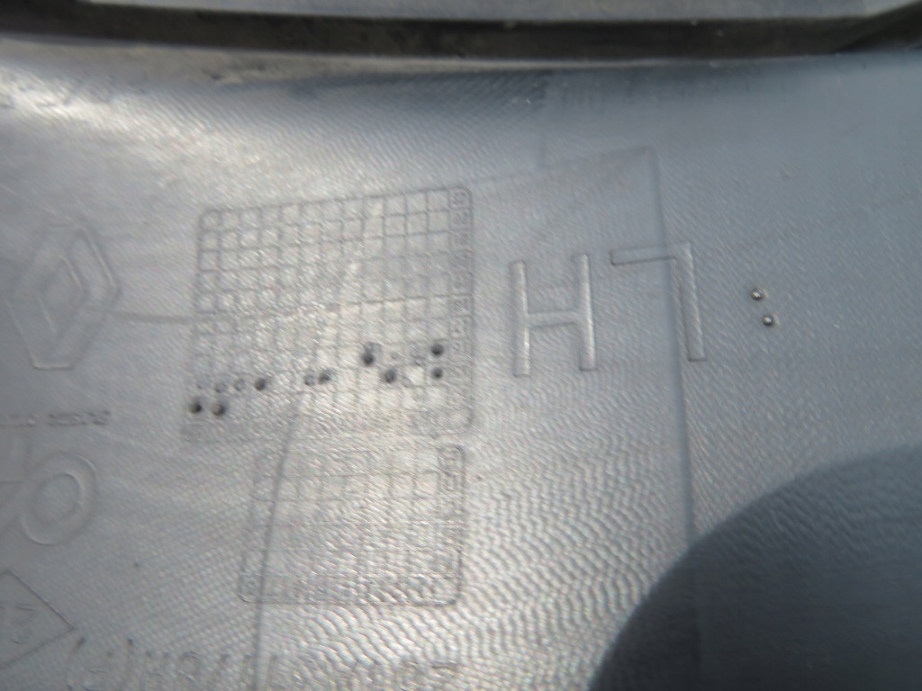 фото №6, Решётка левая бампера перед renault megane iv