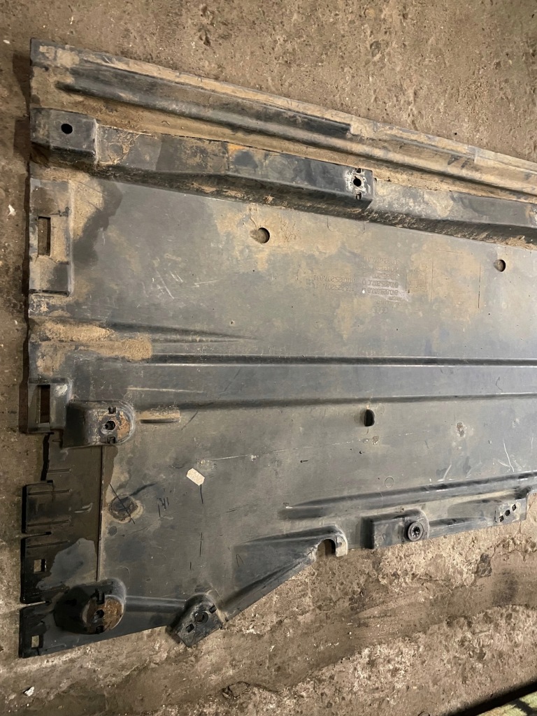 Audi a4 b8 a5 накладка плита пол подвеска левая с Разборки