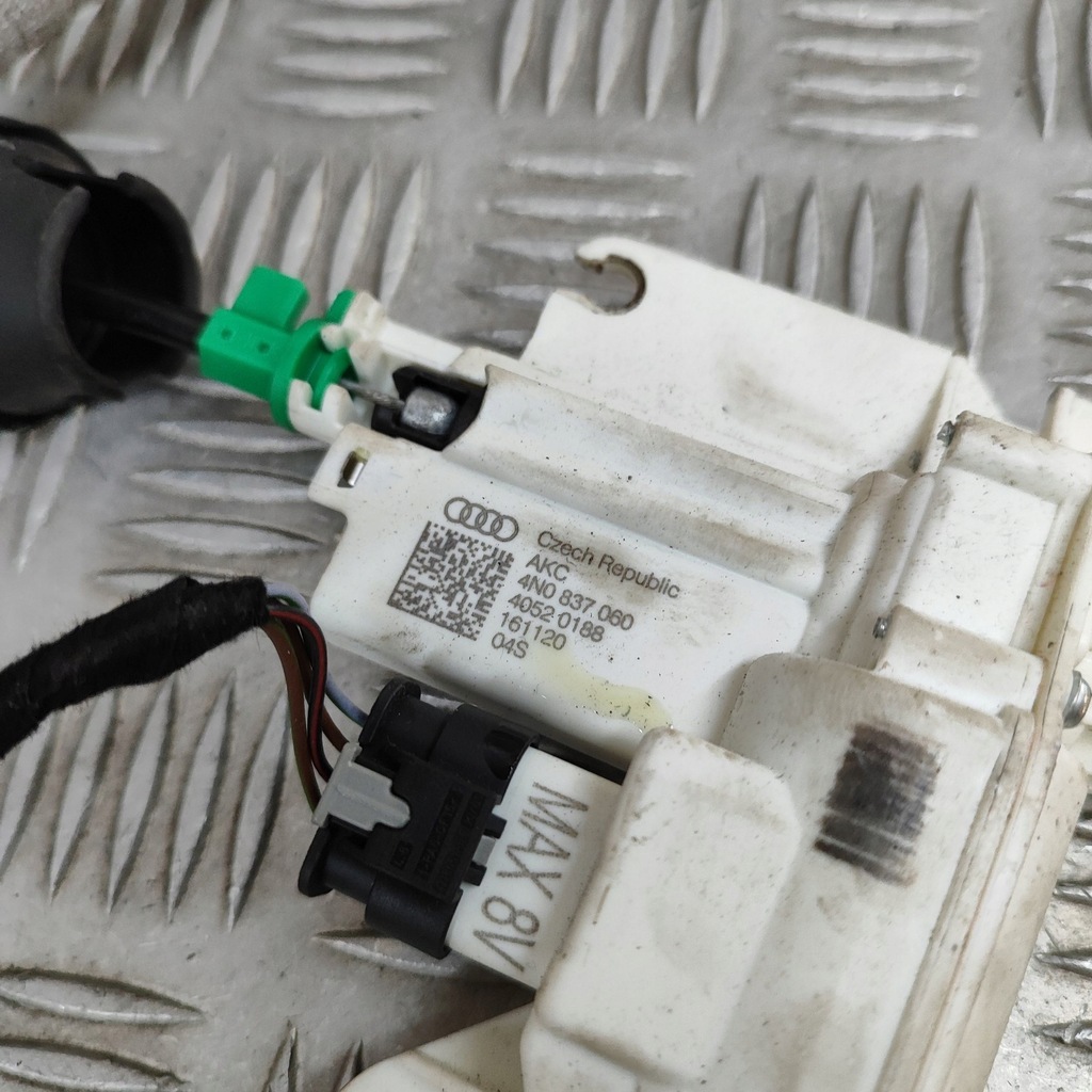 фото №8, Audi q8 2021 правая сторона замок дверь задних