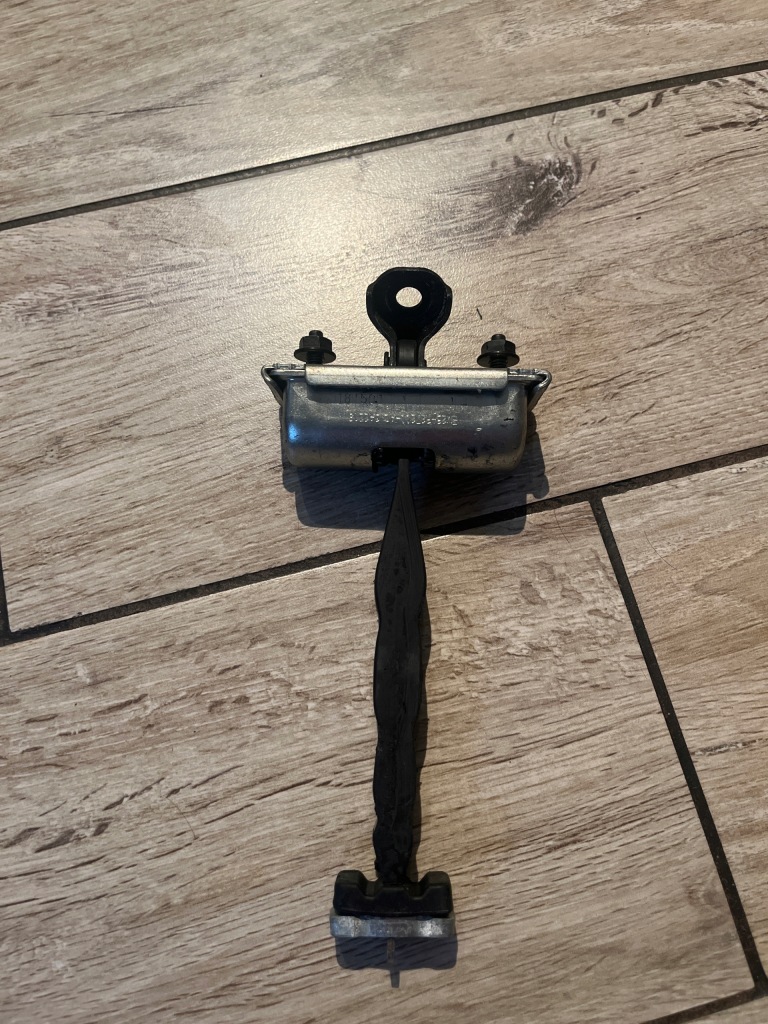 фото №1, Ford s-max ii обмежувач двері лівих задня