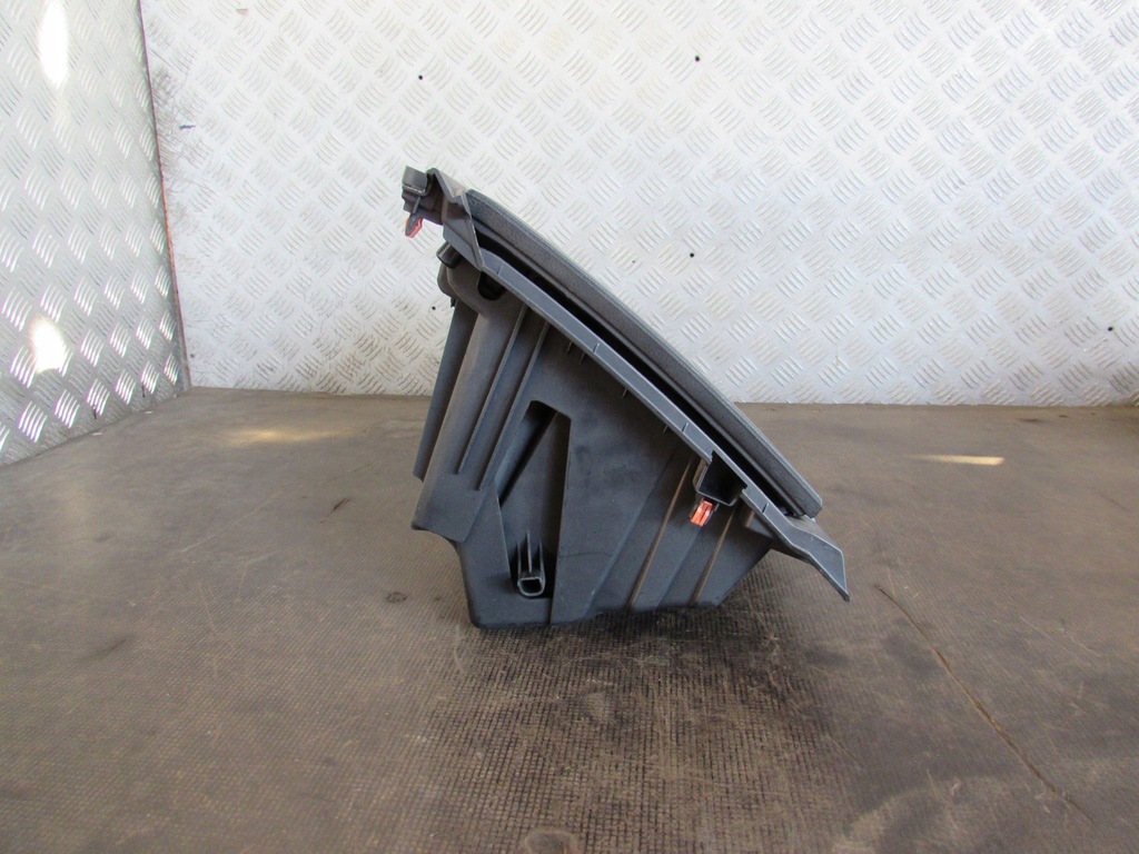 фото №11, Бардачок пасажира 55433-02560 toyota corolla e21 1.8 b hybrid 18-22 r.