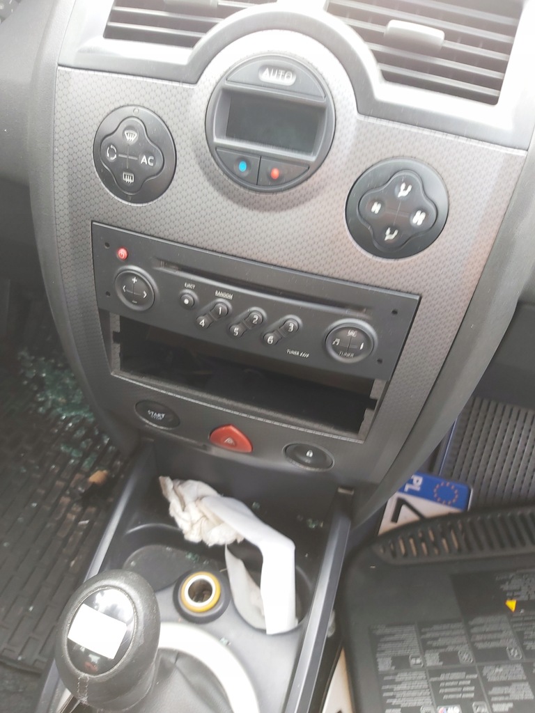 фото №1, Кнопка кнопка старт/стоп renault megane 2 04r.