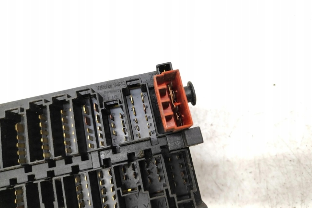 Коробка предохранителей vw golf 3 1h1 357937039 1.9l дизель 81kw 1996 с Разборки
