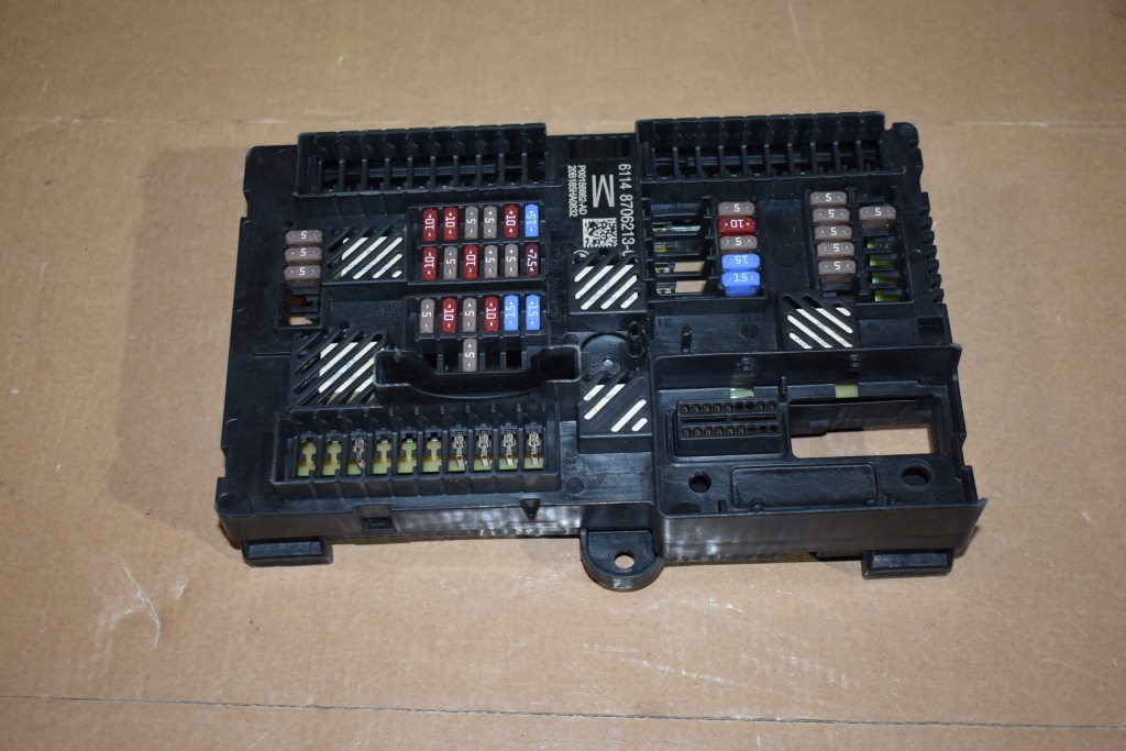 Купити Idealna коробка запобіжників bmw g05 g06 g07 1