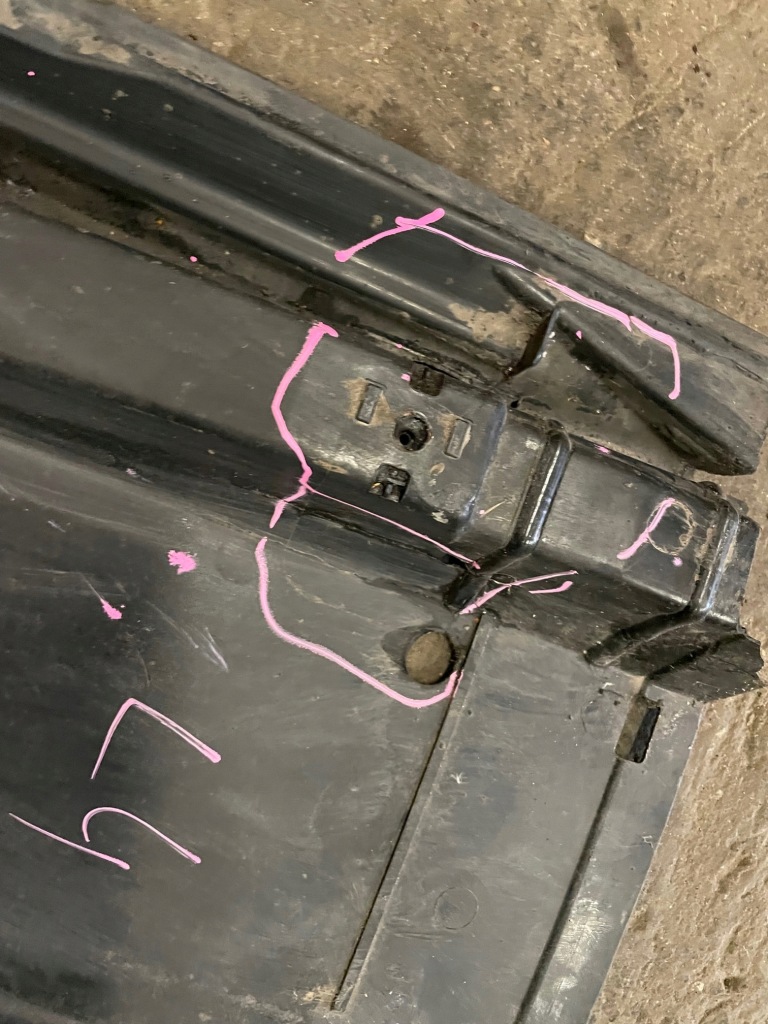 Audi a4 b8 a5 накладка плита пол подвеска левая в Украине