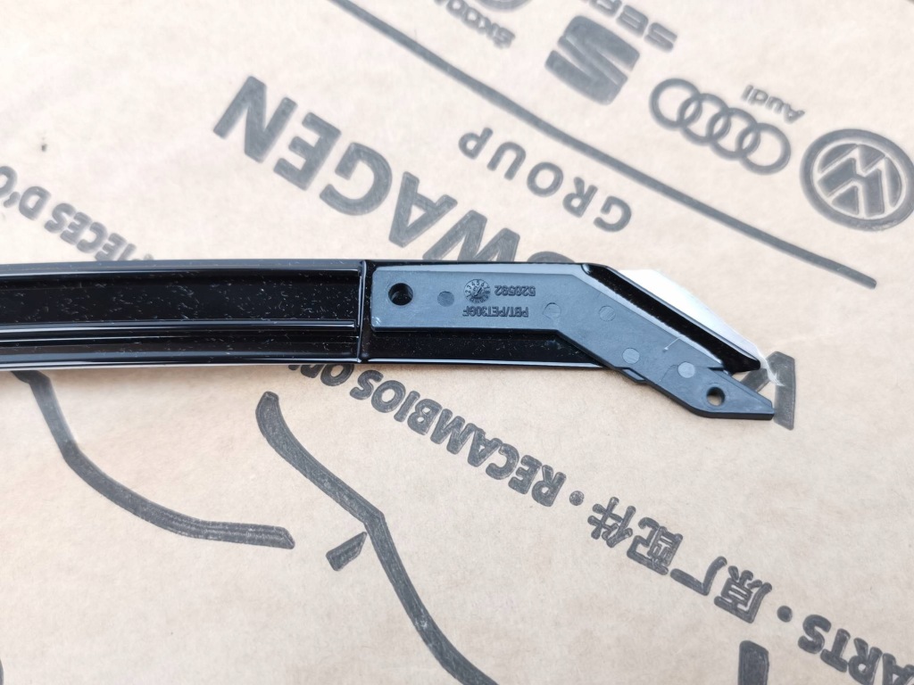 фото №8, Молдинг декоративна скло czarna правий задня audi a8 s8 4h d4 4h0853908b nowa org