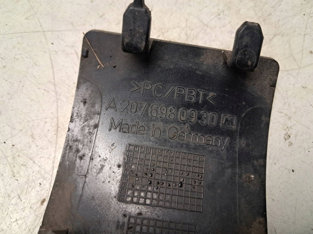 Mercedes-benz w207 кабріолет  заглушка накладки порога ліва a2076980930 в Україні