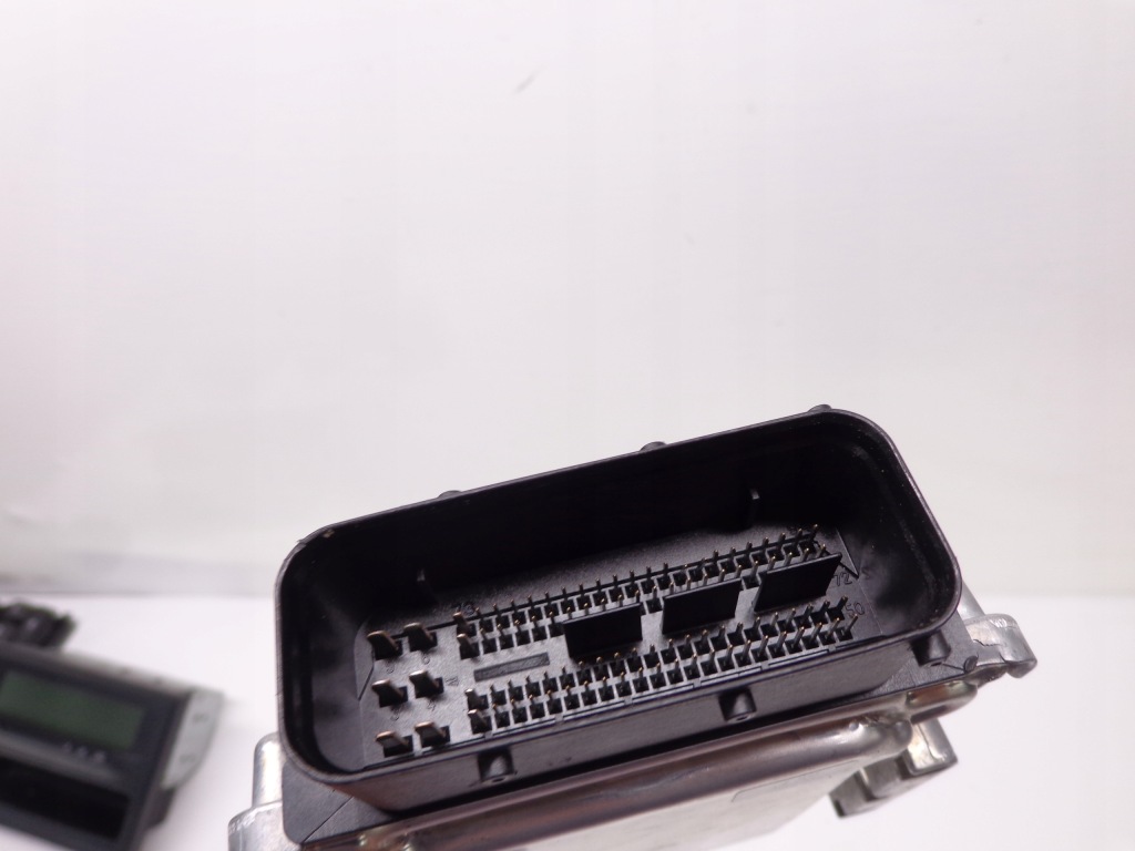 Mazda cx-7 2.2 citd 09-12 блок управления модуль adblue r2ax18701d в Украине