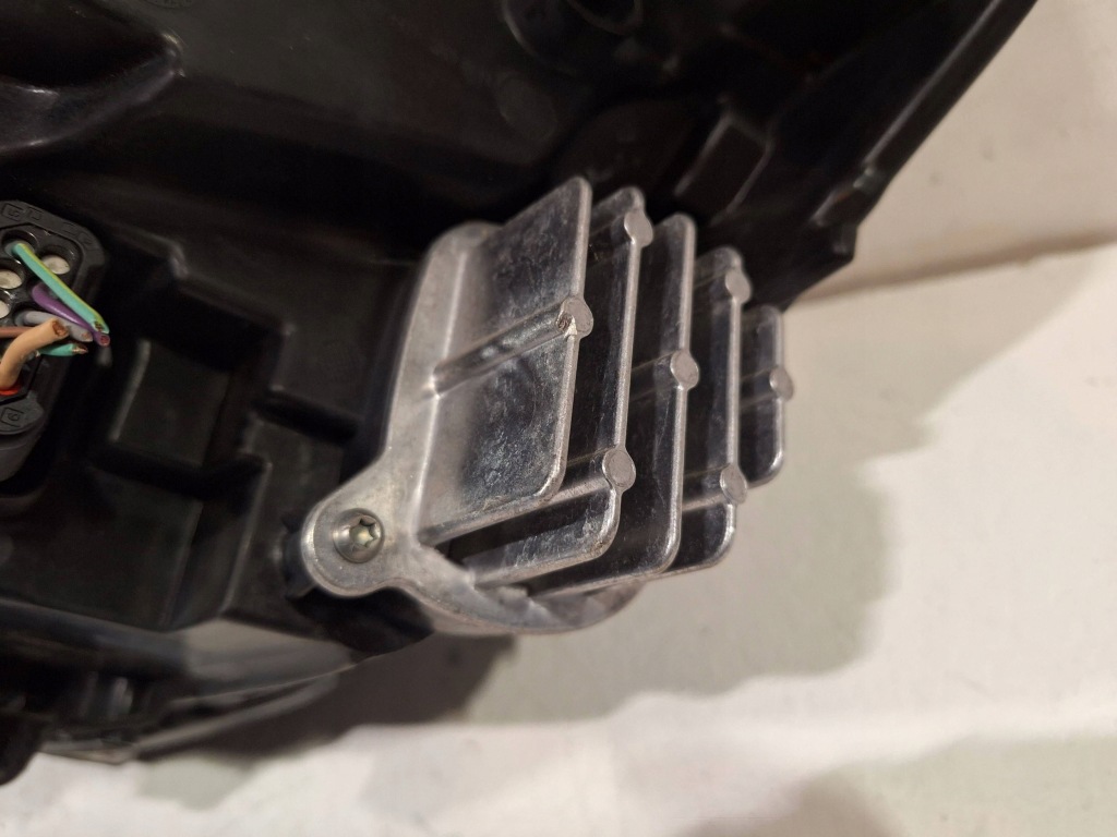 Лампа перед правая intell ilux 39162659 opel corsa f 19- в Украине