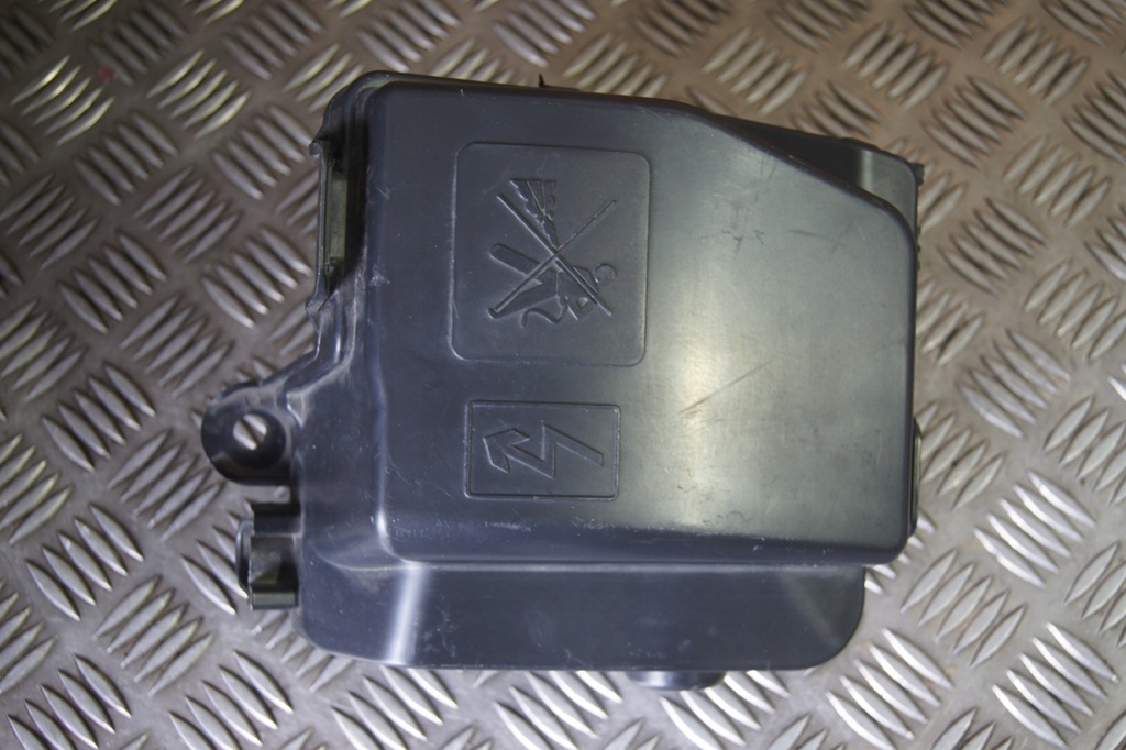 фото №1, Корпус запобіжників clio sandero 243809584r