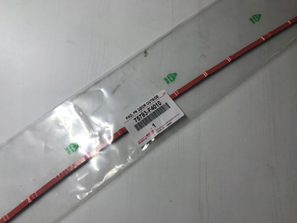 фото №1, C-hr 2016- прокладка нижній накладки двері nowa оригінальний номер