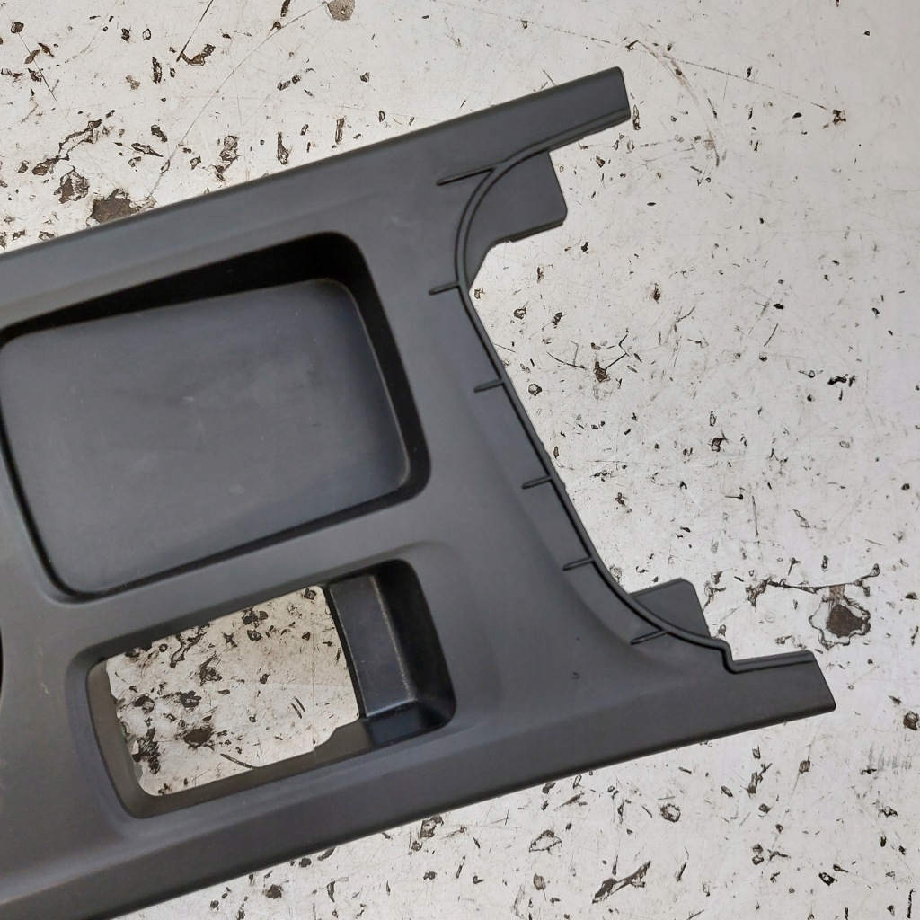 Renault arkana рамка середня кронштейн на чашки 2207192074 Недорого