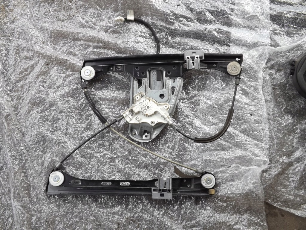 Mercedes c klasa w203 s203 підйомник скло правий перед передній a2037201846 Зі Шроту