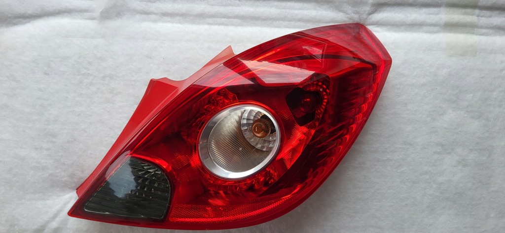 фото №1, Opel corsa d лампа правый задняя model 3 дверь светлая, europejska