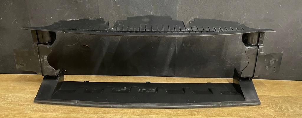 фото №1, Дефлектор радиатора средний нижний r.r. vogue l405 ck52-001a04-ab lr033415