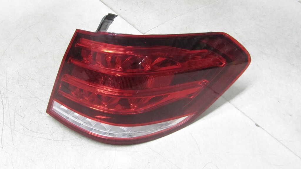 Купить Mercedes w212 рестайлинг  фара правый  задний задняя led 11-