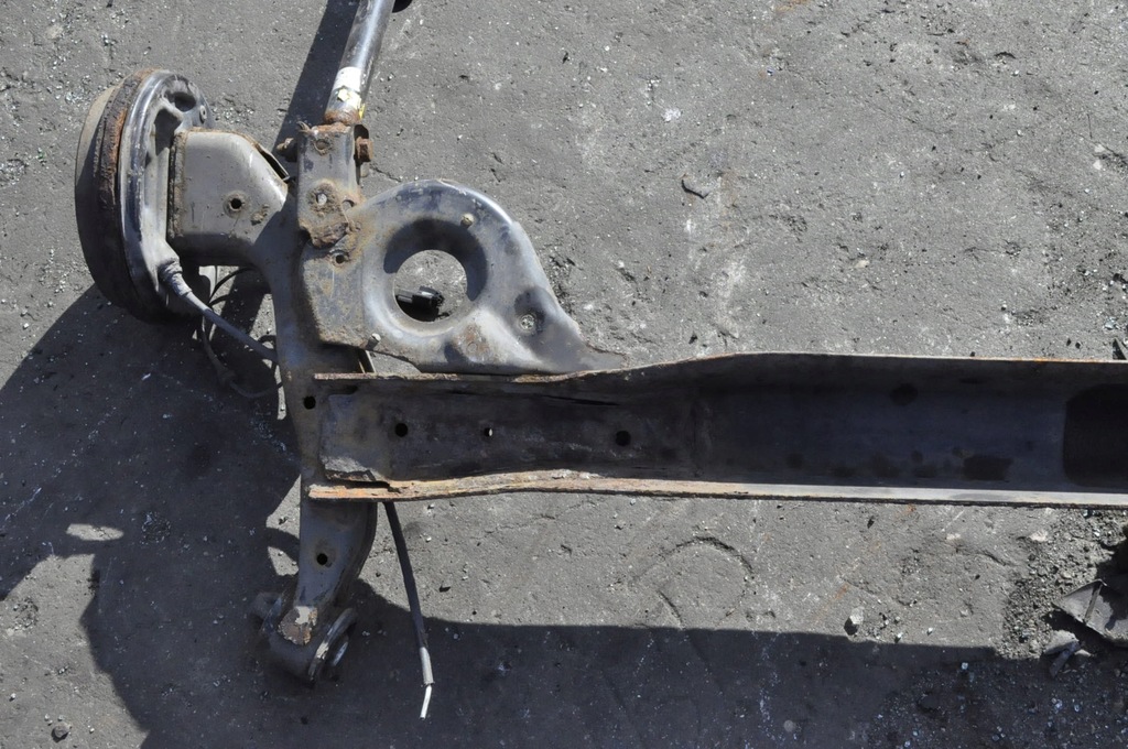 фото №7, Nissan micra v k14 підвіска балка задня гальмівні барабани