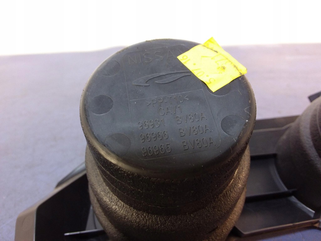 фото №4, Nissan juke i lift кронштейн na чашки 96931bv80a