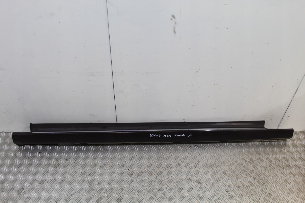 Купить Накладка порог порог левый  ford focus mk4 vignale