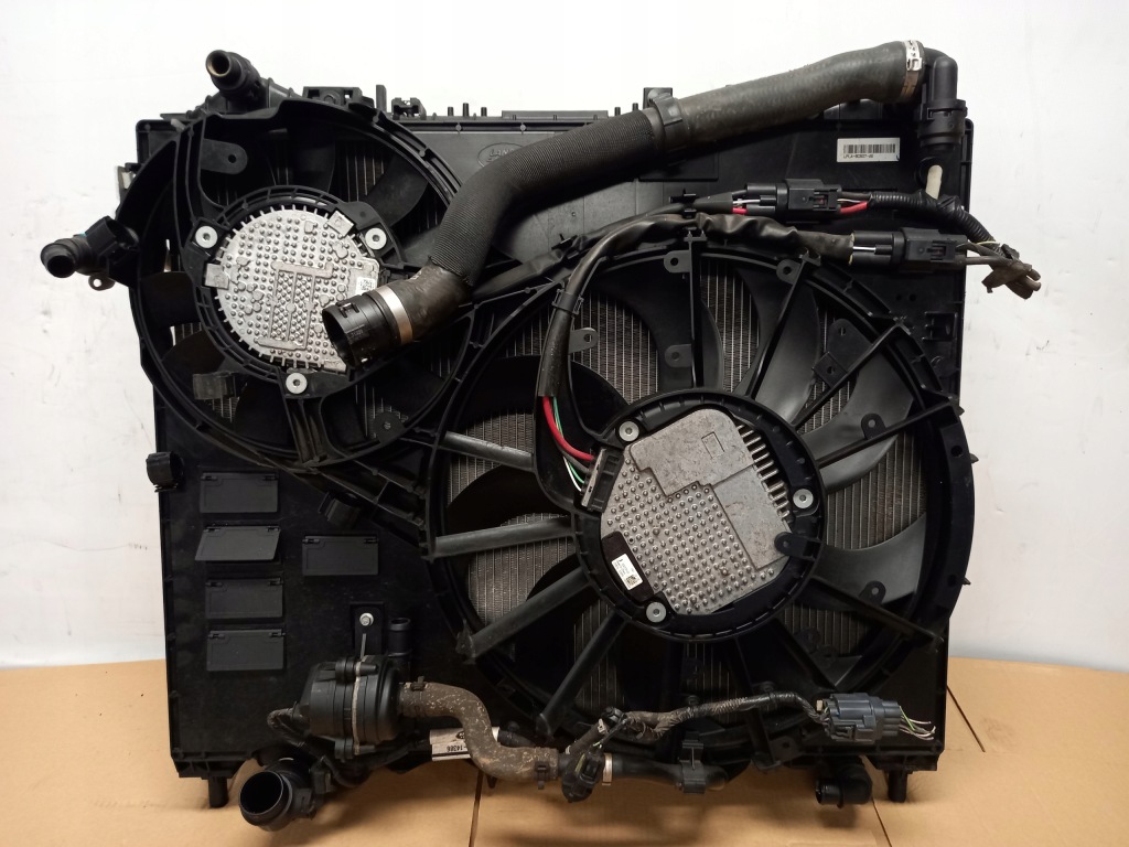 фото №9, Pas передний балка комплект радиатор land rover discovery v l462 3.0d 2020-