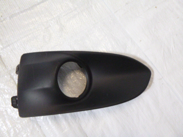 фото №1, Решётка рамка противотуманной фары левая peugeot 301 lift