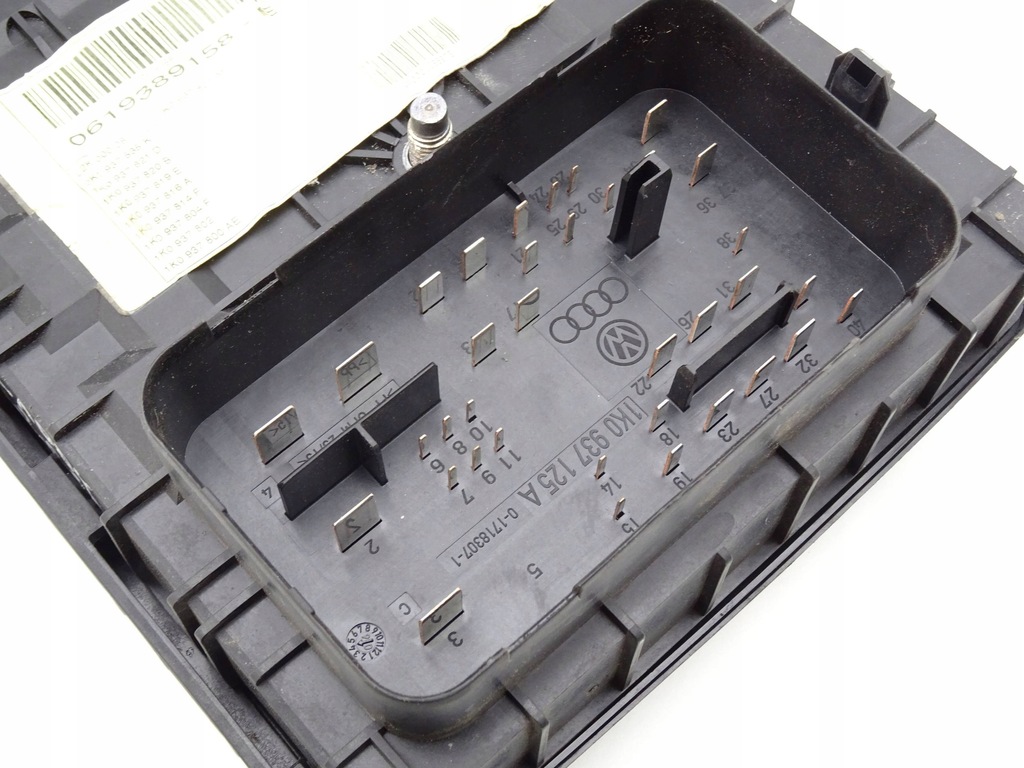 фото №6, Коробка запобіжників vw caddy 2.0 1k0937125a nr243