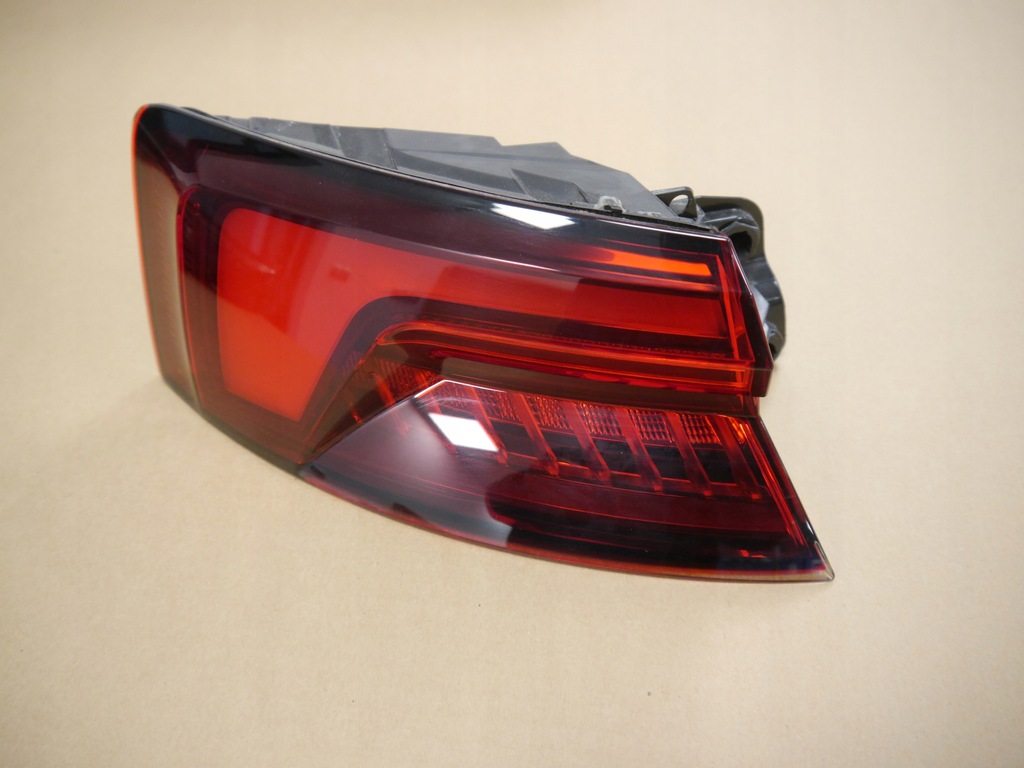 фото №1, Audi a5 8w лампа задняя led 8w6945091j