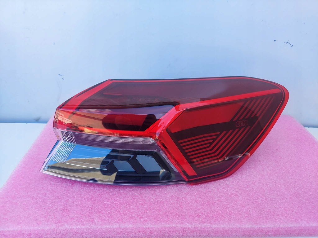 фото №1, Audi q4 e-tron 89a лампа правая задняя задняя led