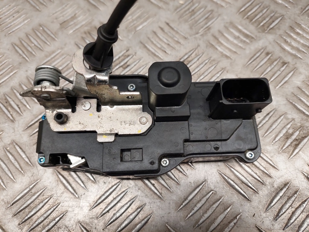 Tesla model s 600891300b перед сторона левая замки в Украине