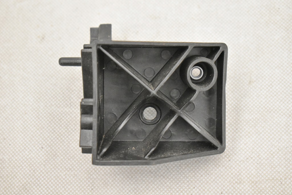 фото №7, Tesla s напрямна кронштейн бампера pp 1055538-00-a