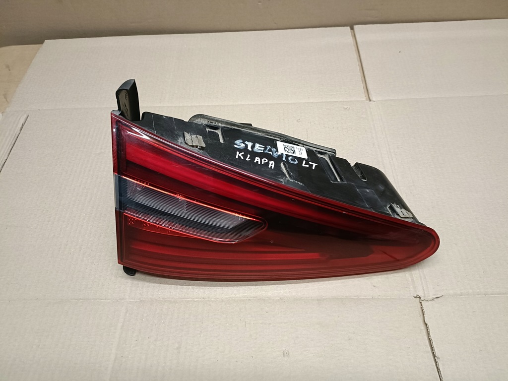 фото №1, Alfa romeo stelvio лампа крышки багажника левая