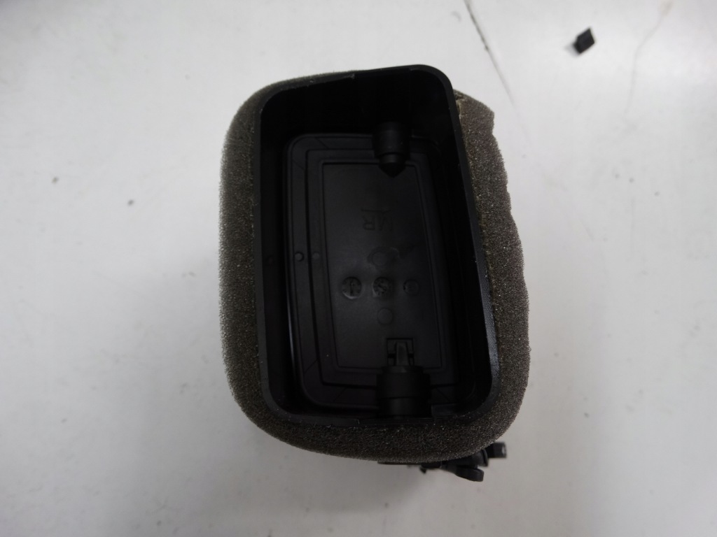 фото №4, Решётка обдув правая центральный. vw golf vii sportsvan