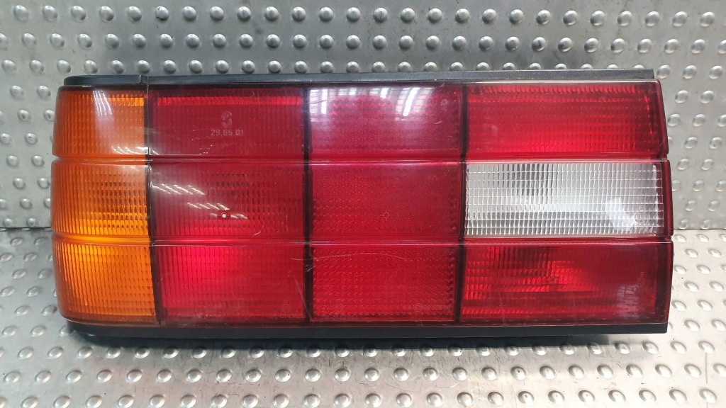 фото №1, Лампа задняя левая bmw 3 e30 1386937 82-