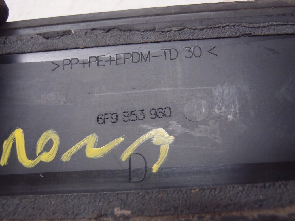 фото №10, Молдинг двері правий перед seat arona 6f9853960