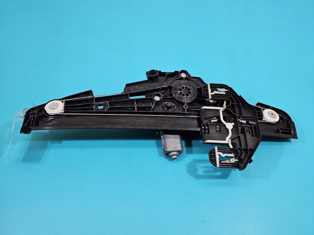 Підйомник задній правий opel astra vi l 9829048380 9830816680 hb 2 pin Недорого