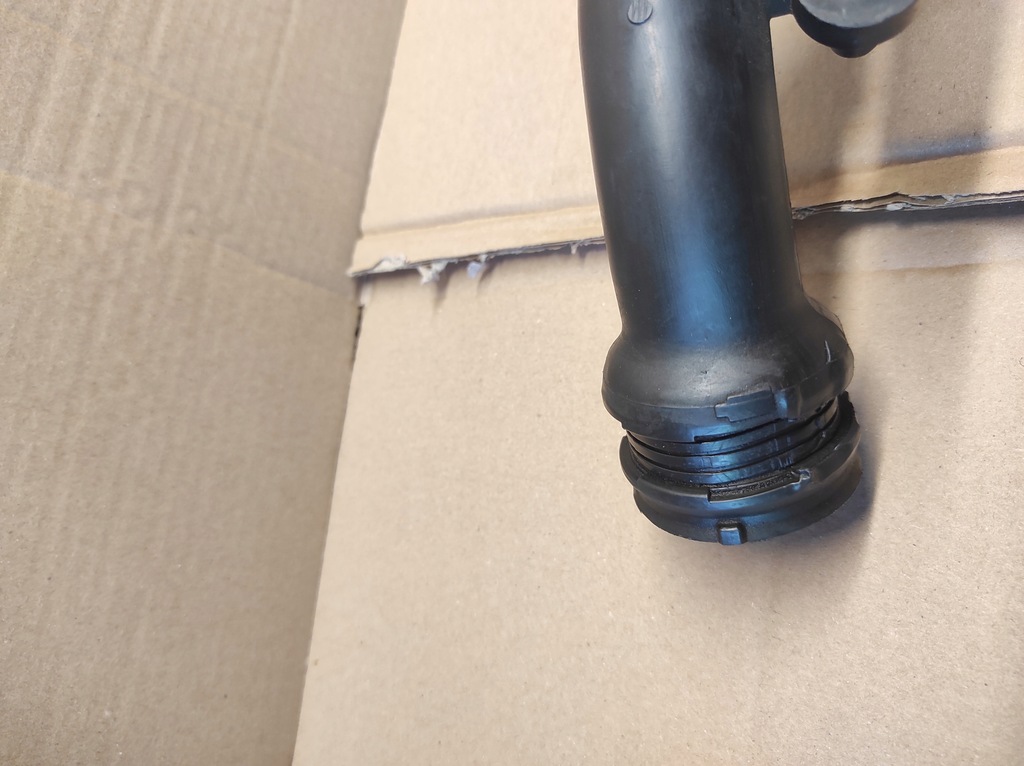 фото №8, Труба wąż шланг воздуха 1.5dci renault clio iii modus 8200323337