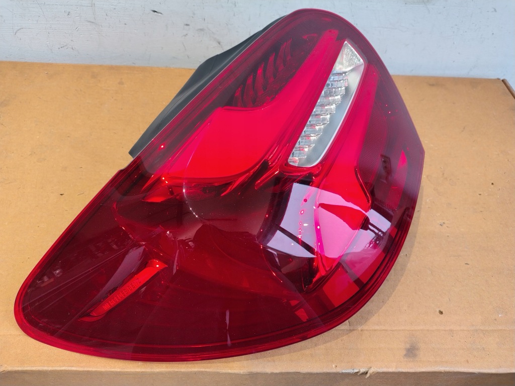 Фара mercedes a klasa 176 рестайлінг  led ліва 2015- Недорого