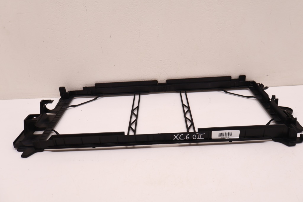 фото №8, Volvo xc60 ii 2.0 t4 кронштейн захист радіатора 31410894