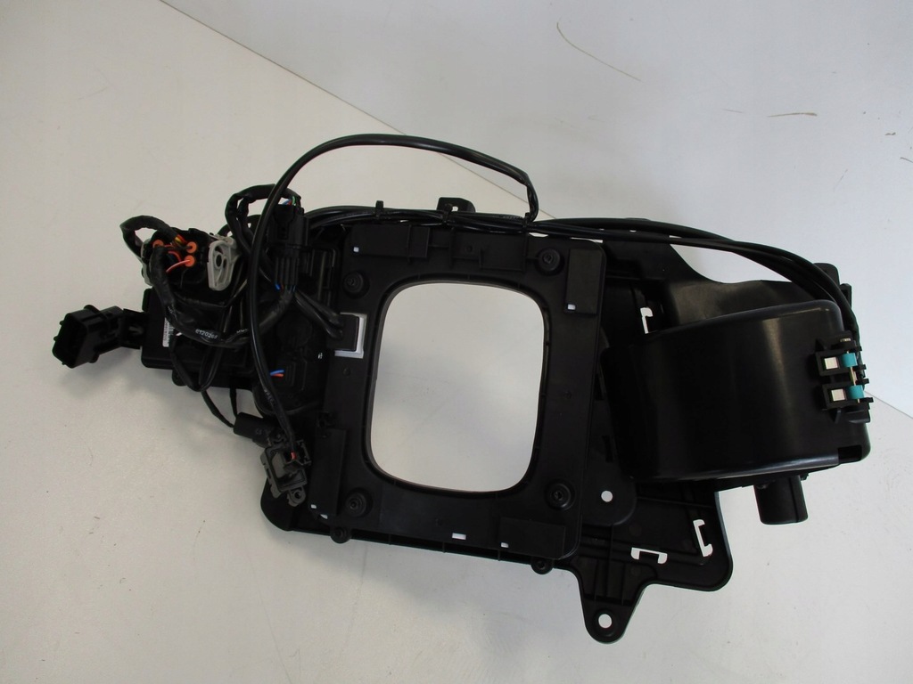 фото №7, Крышка разъём зарядки hyundai kona электрик