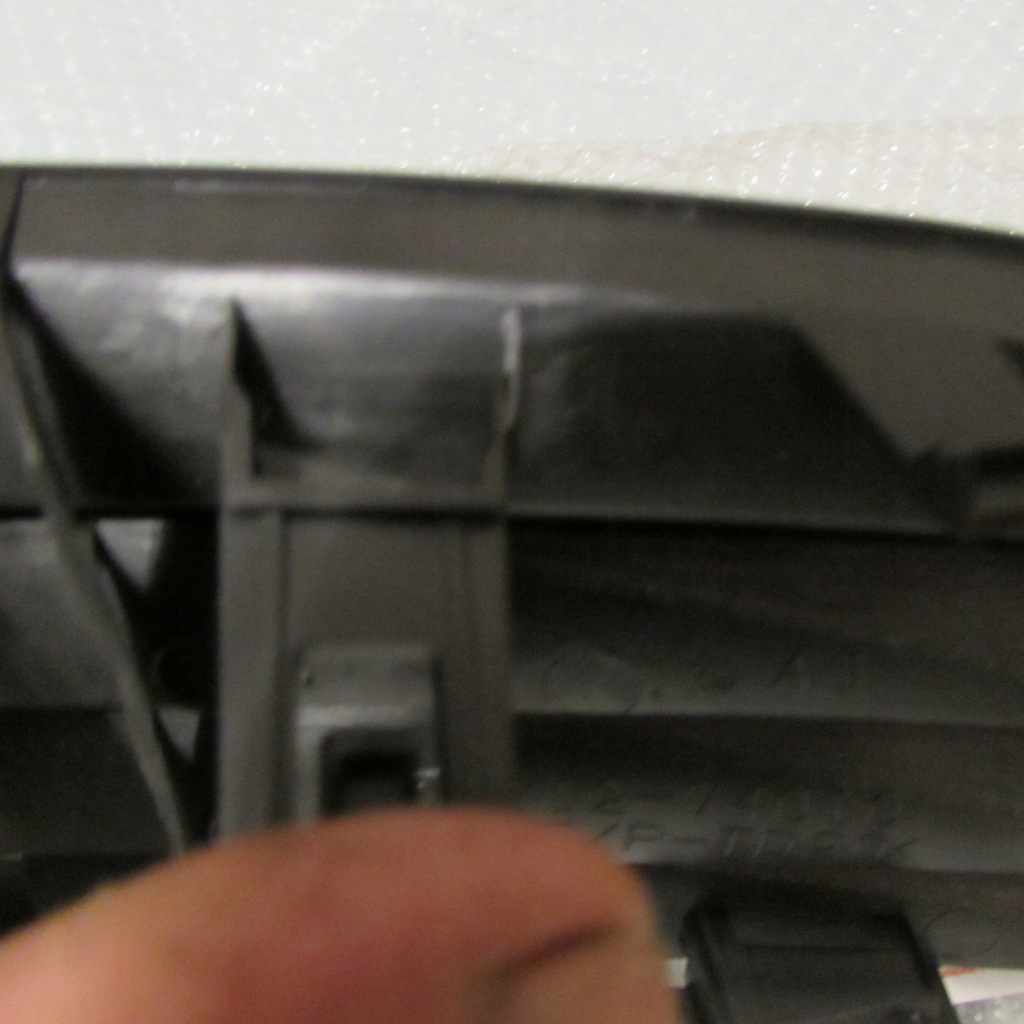 фото №6, Toyota оригинальный номер 5311274010 решётка вентиляционная, бампер