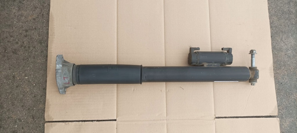 Купить Mercedes w205 c-klasa амортизатор левая задний задний airmatic