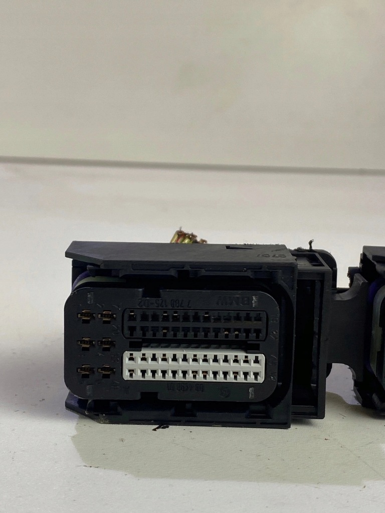 фото №6, Роз'єми штекер колодка блок керування двигуна bmw e87 e90 e91 2.0