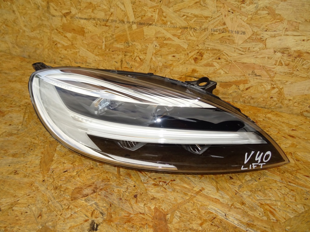 фото №1, Volvo v40 lift лампа права full led 316777019